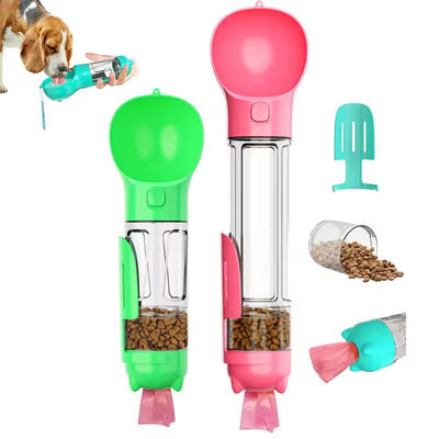 Bom preço. Dispensador portátil de água para animais de estimação 4 IN 1 à prova de vazamento com porta de saco de recipiente de alimentos on-line