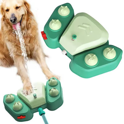 Bom preço. Novo Foot Press Cão Dispensador Automático de Água Verão Exterior Duche Cão Sprayer Banho Ferramenta Interativa Toys Puzzle Cão on-line